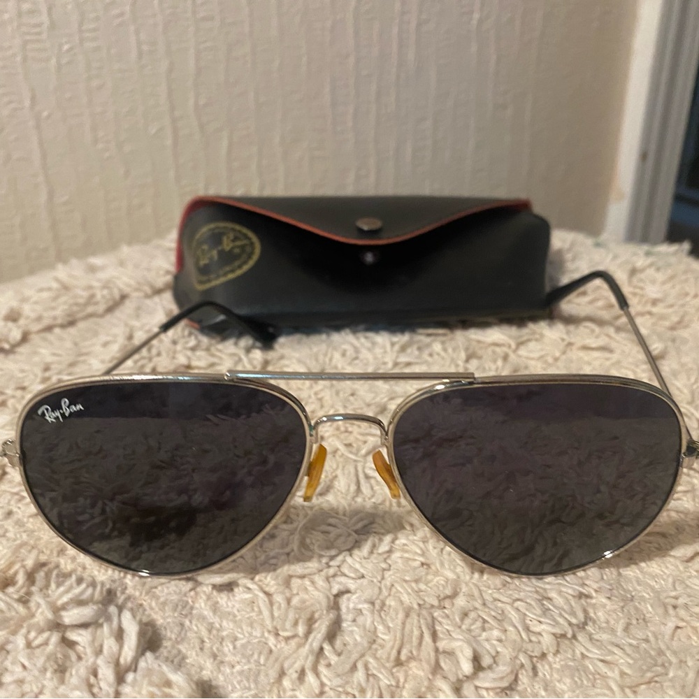 Ray-Ban Silver Frame Aviator Sunglasses - Picture 2 of 6